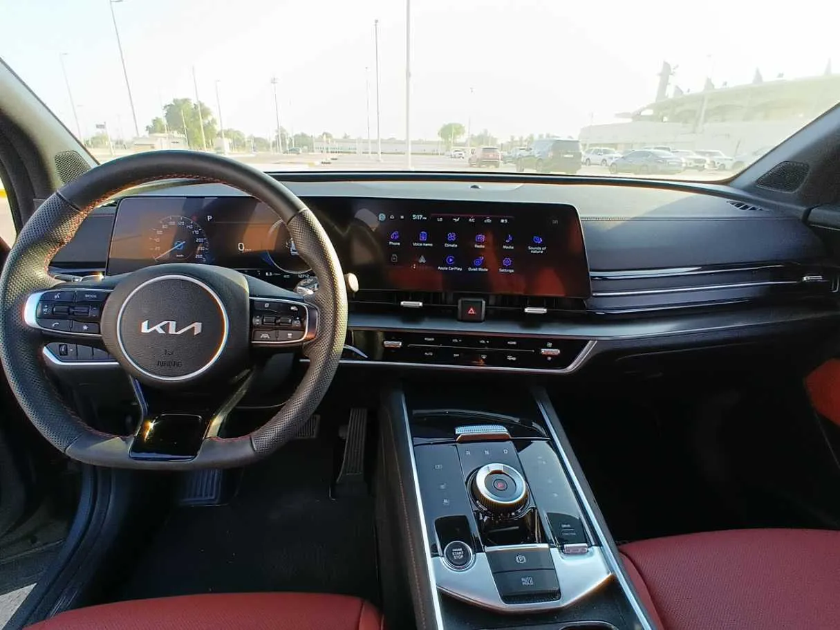Car image 15