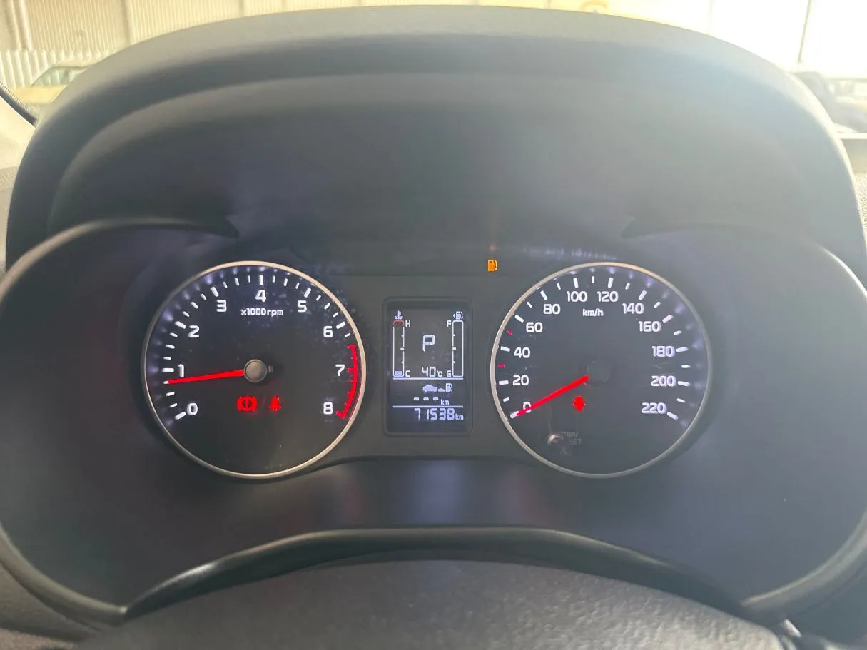 Car image 10