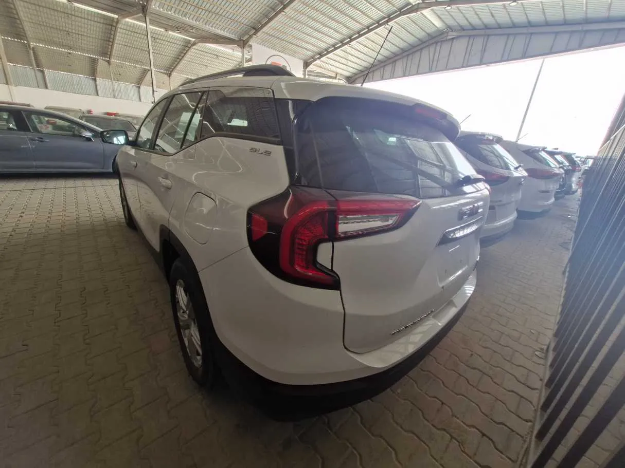 Car image 6
