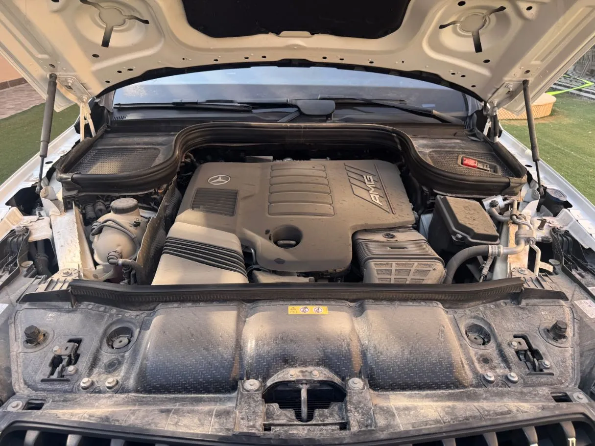 Car image 24