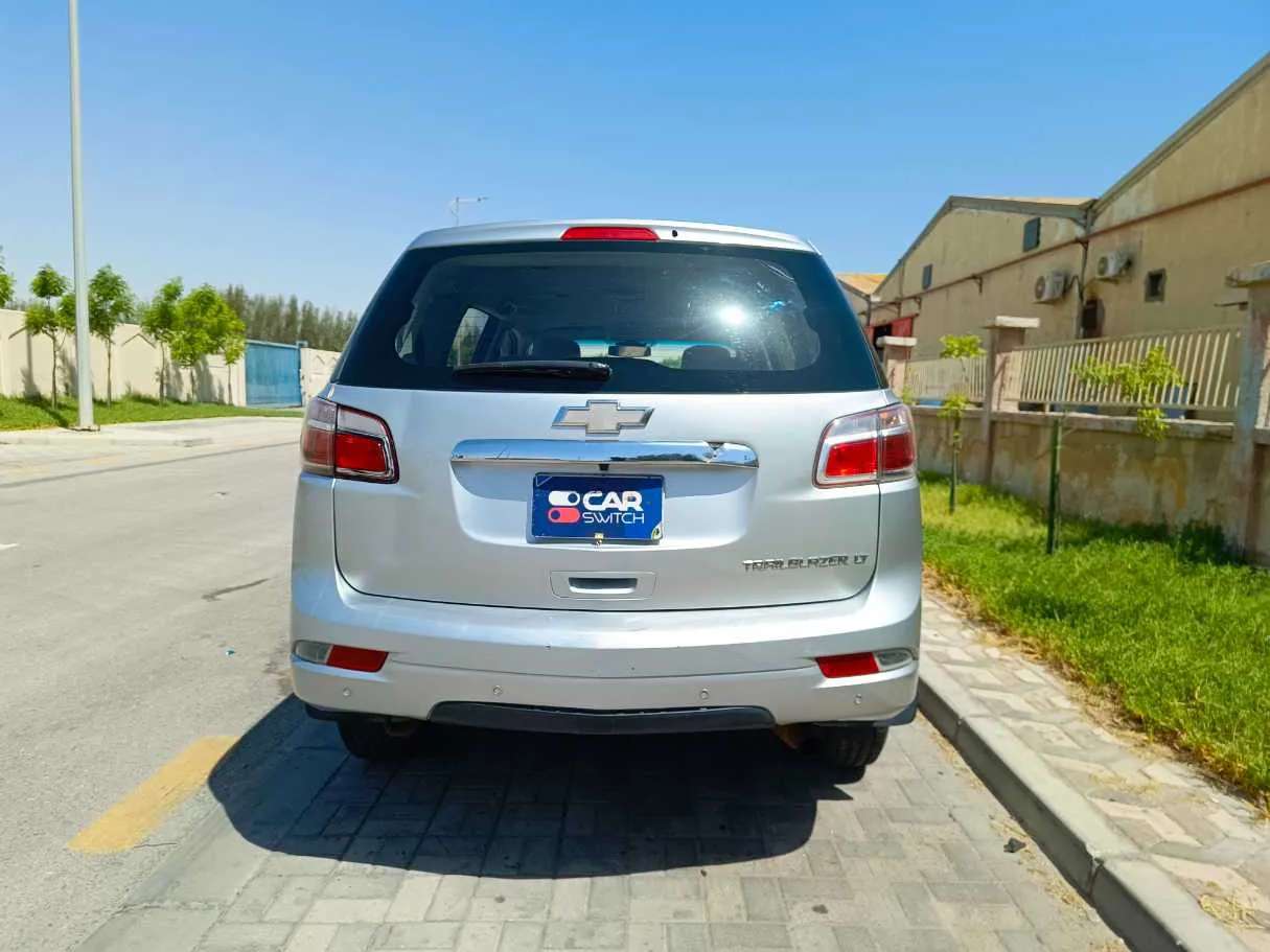 Car image 6