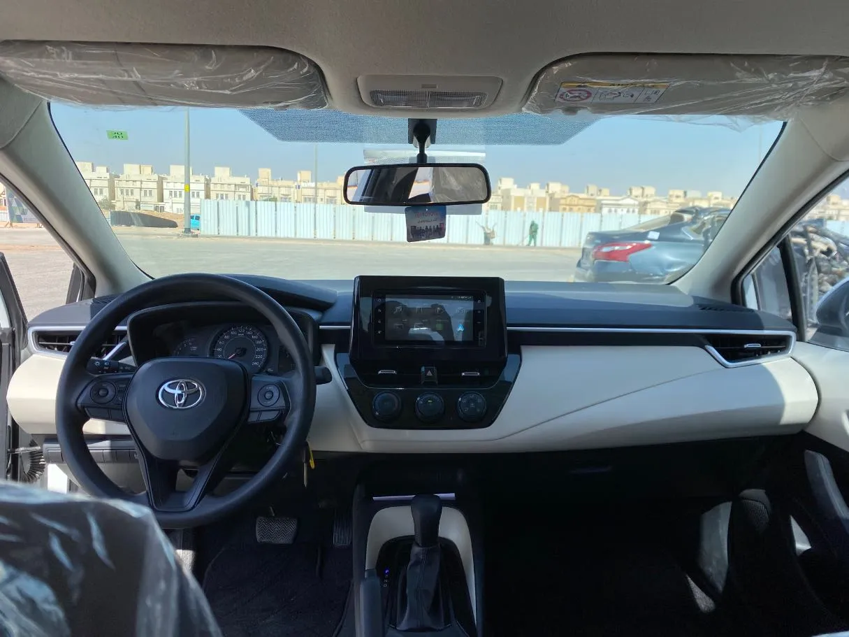 Car image 14