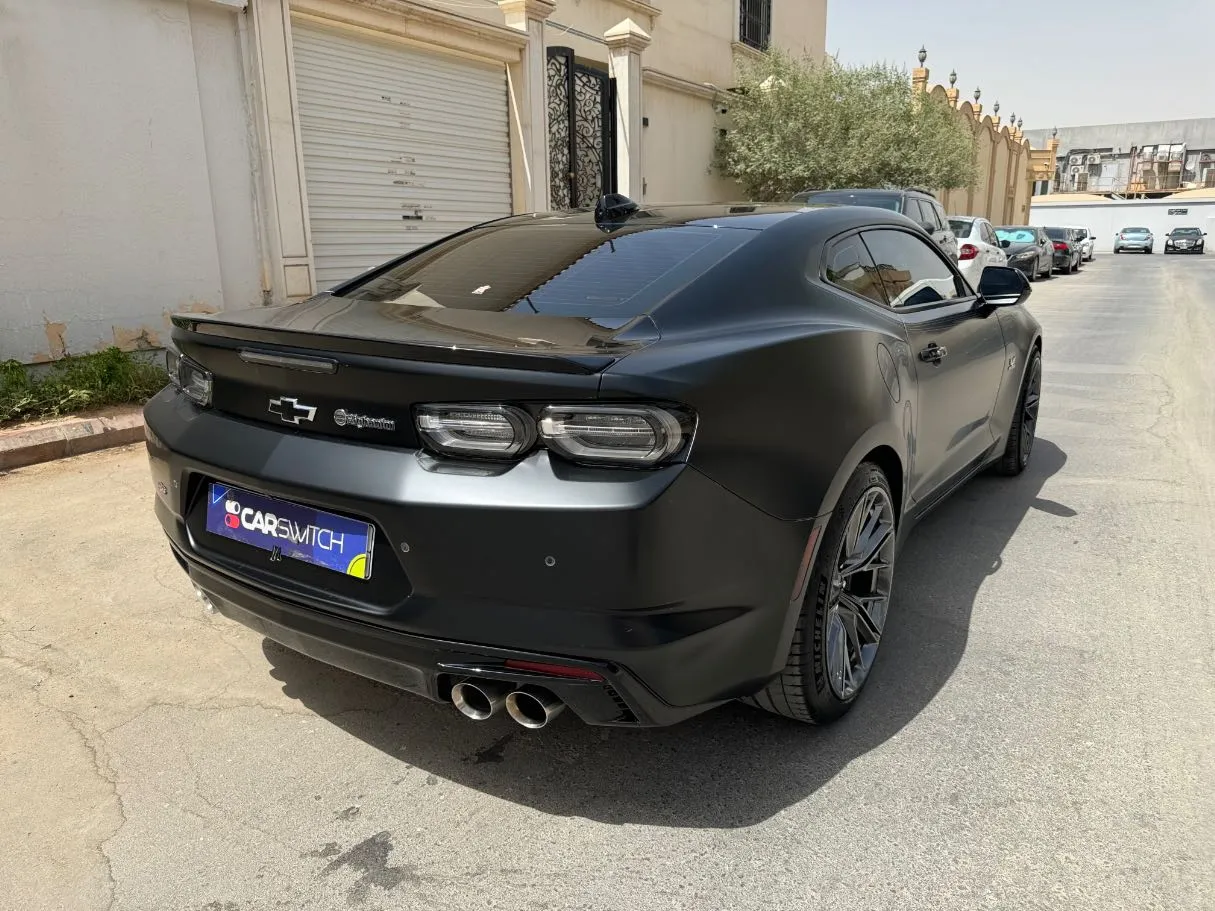Car image 5