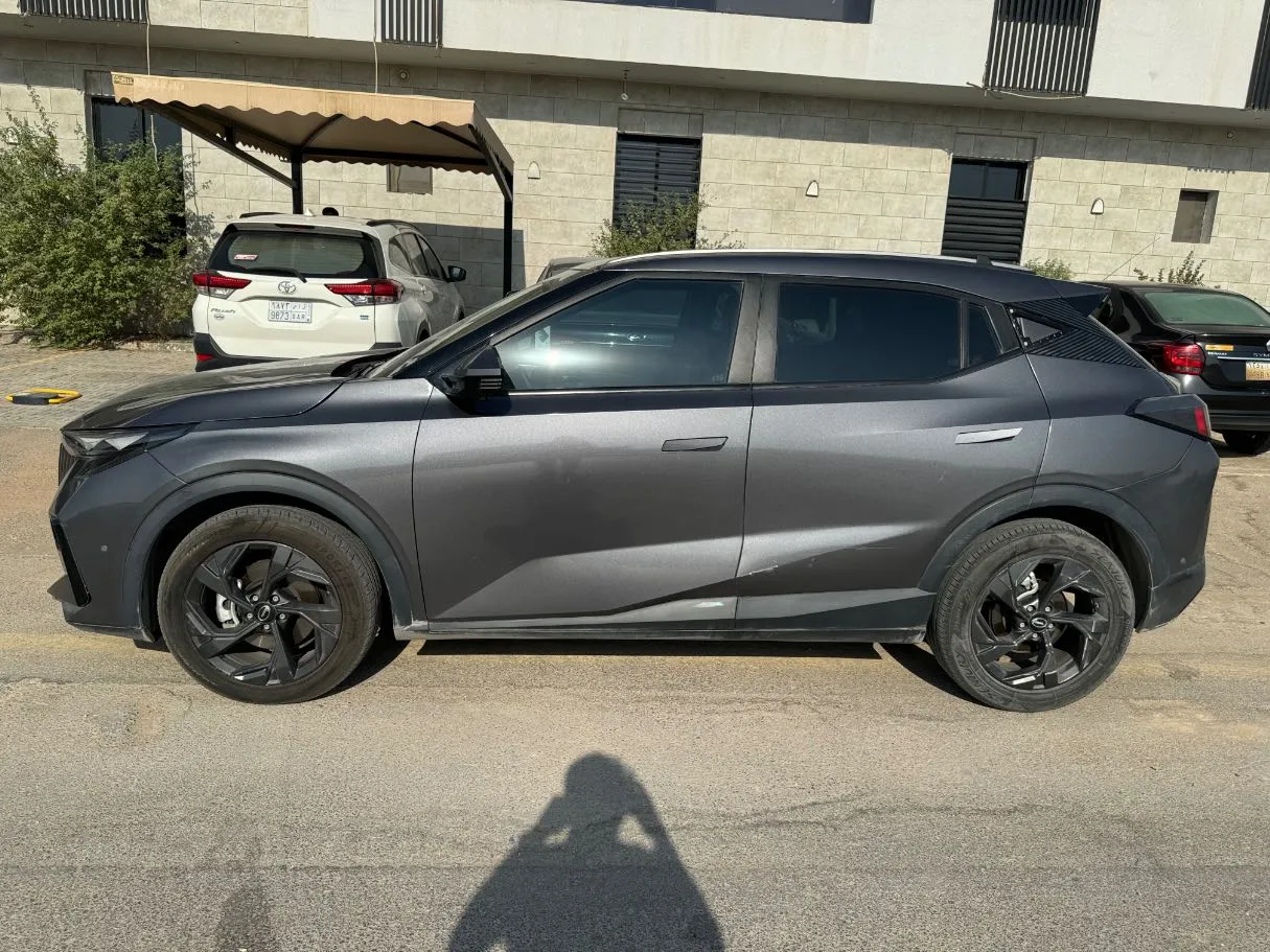Car image 7
