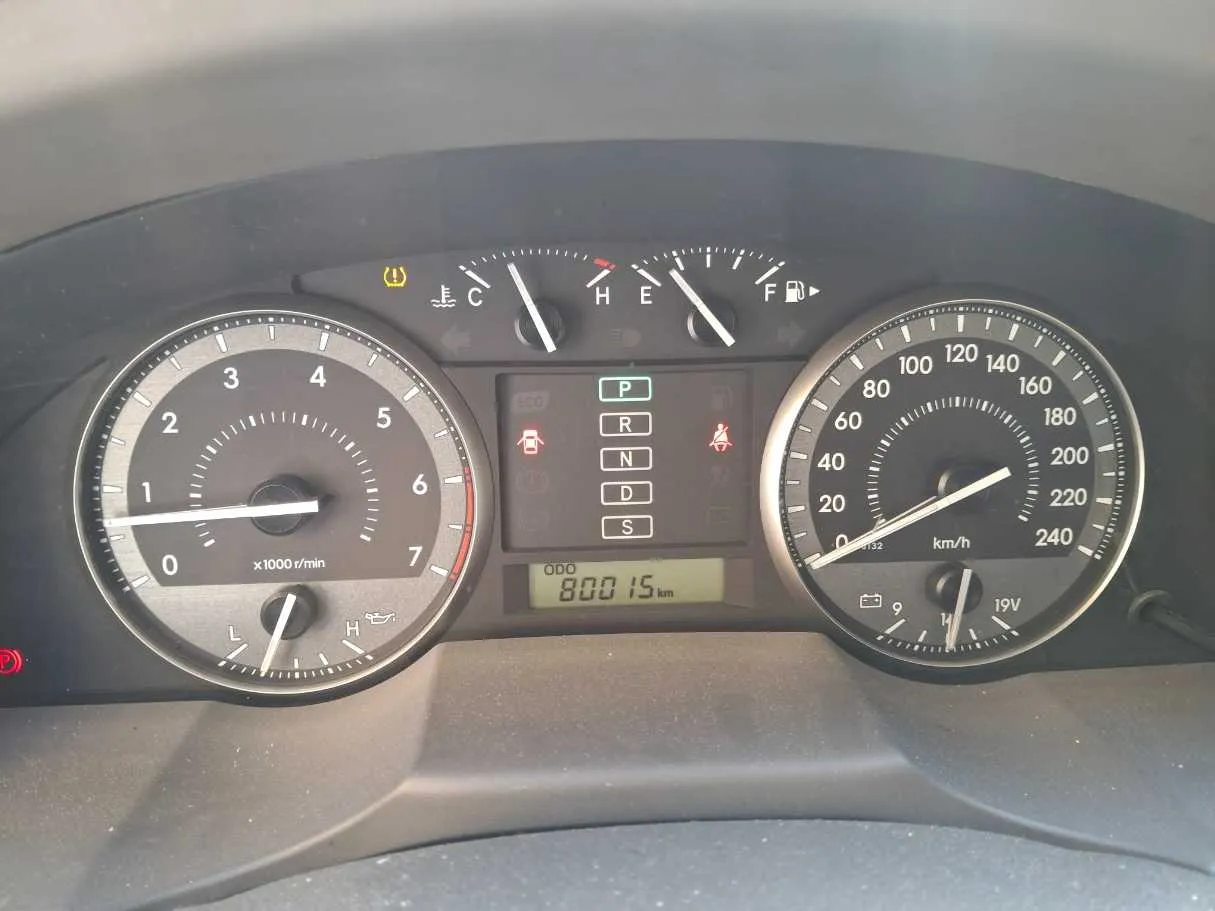 Car image 18