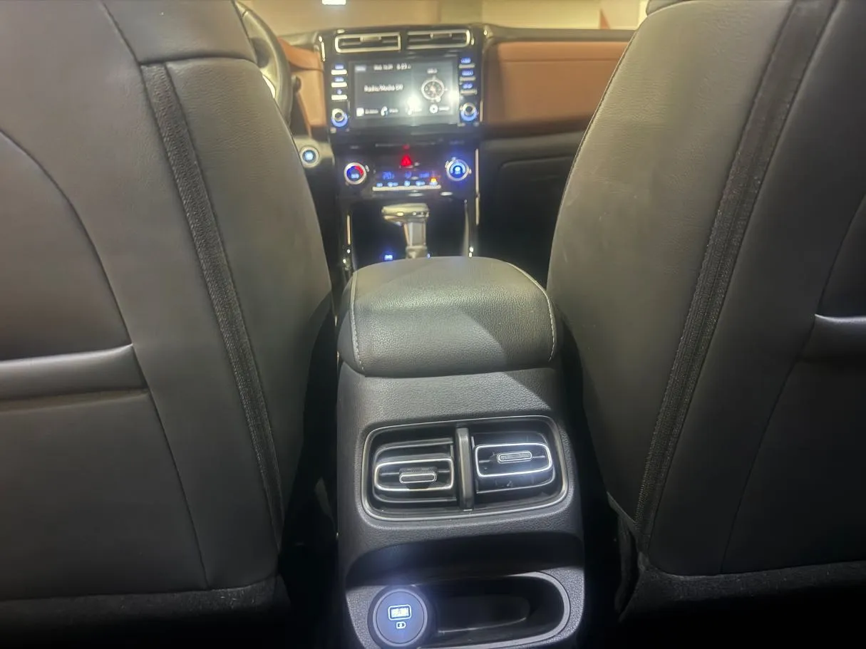 Car image 21