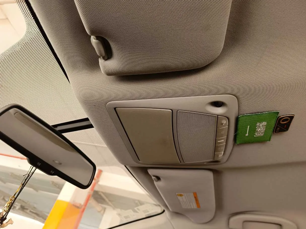 Car image 29