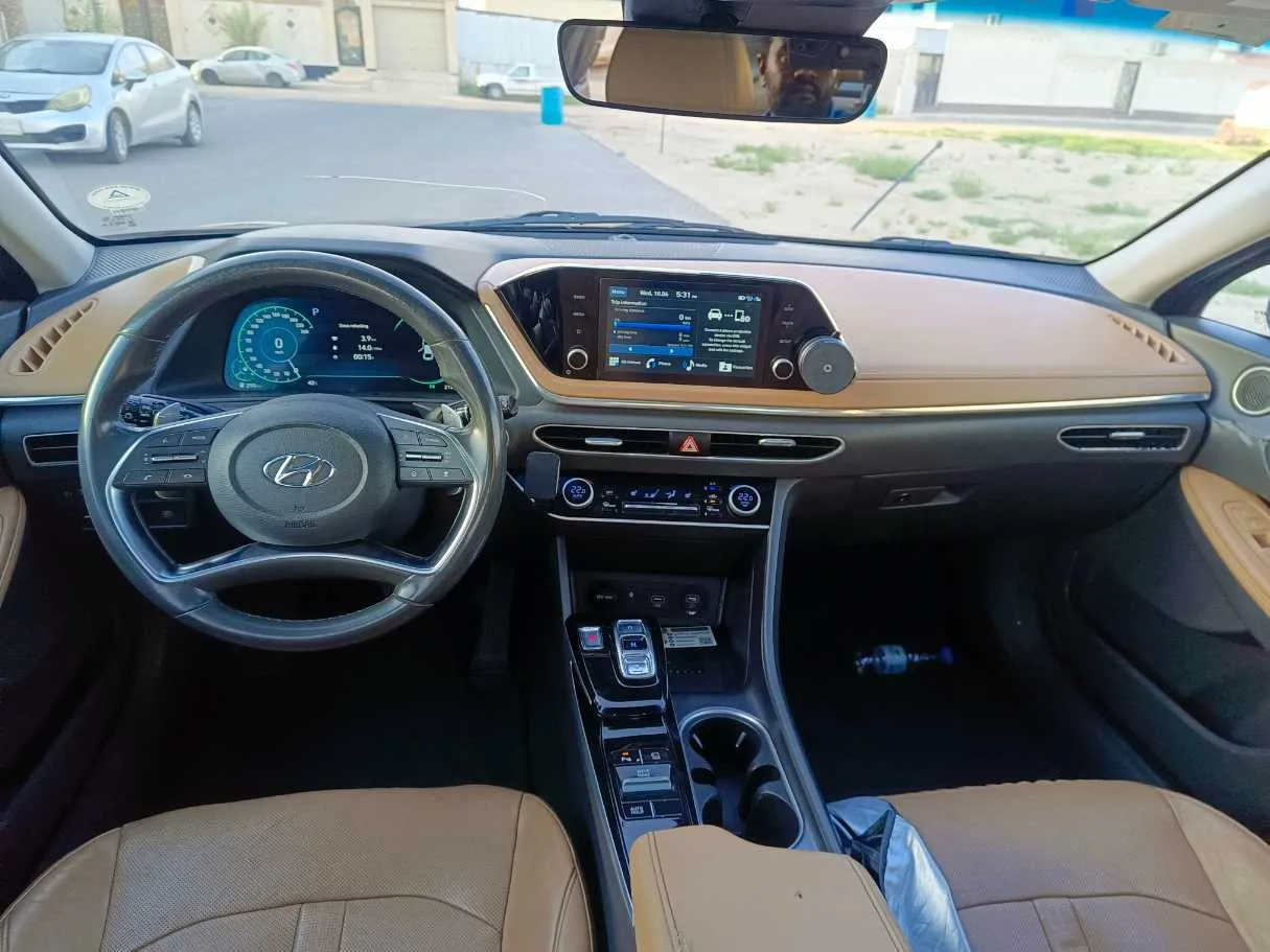 Car image 22