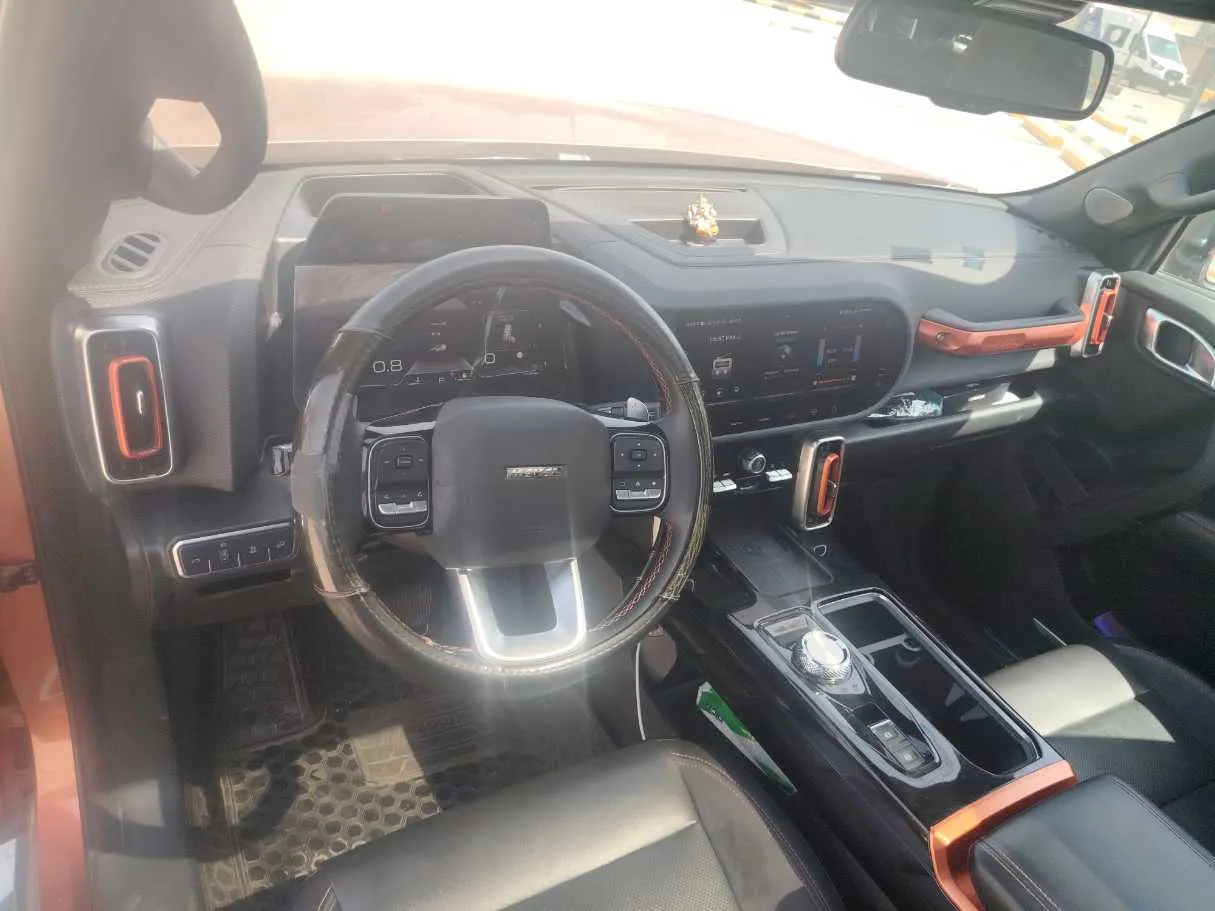 Car image 11