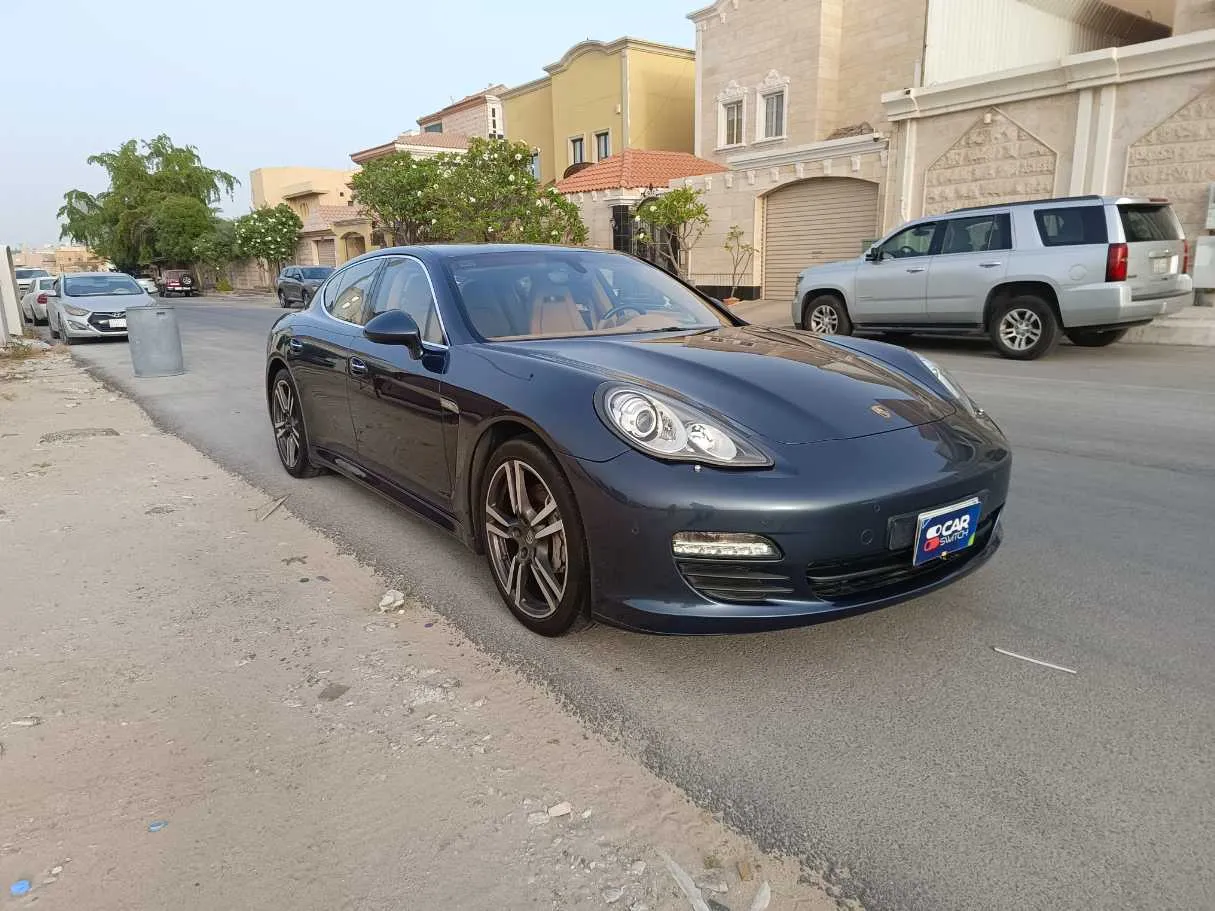 Car image 3