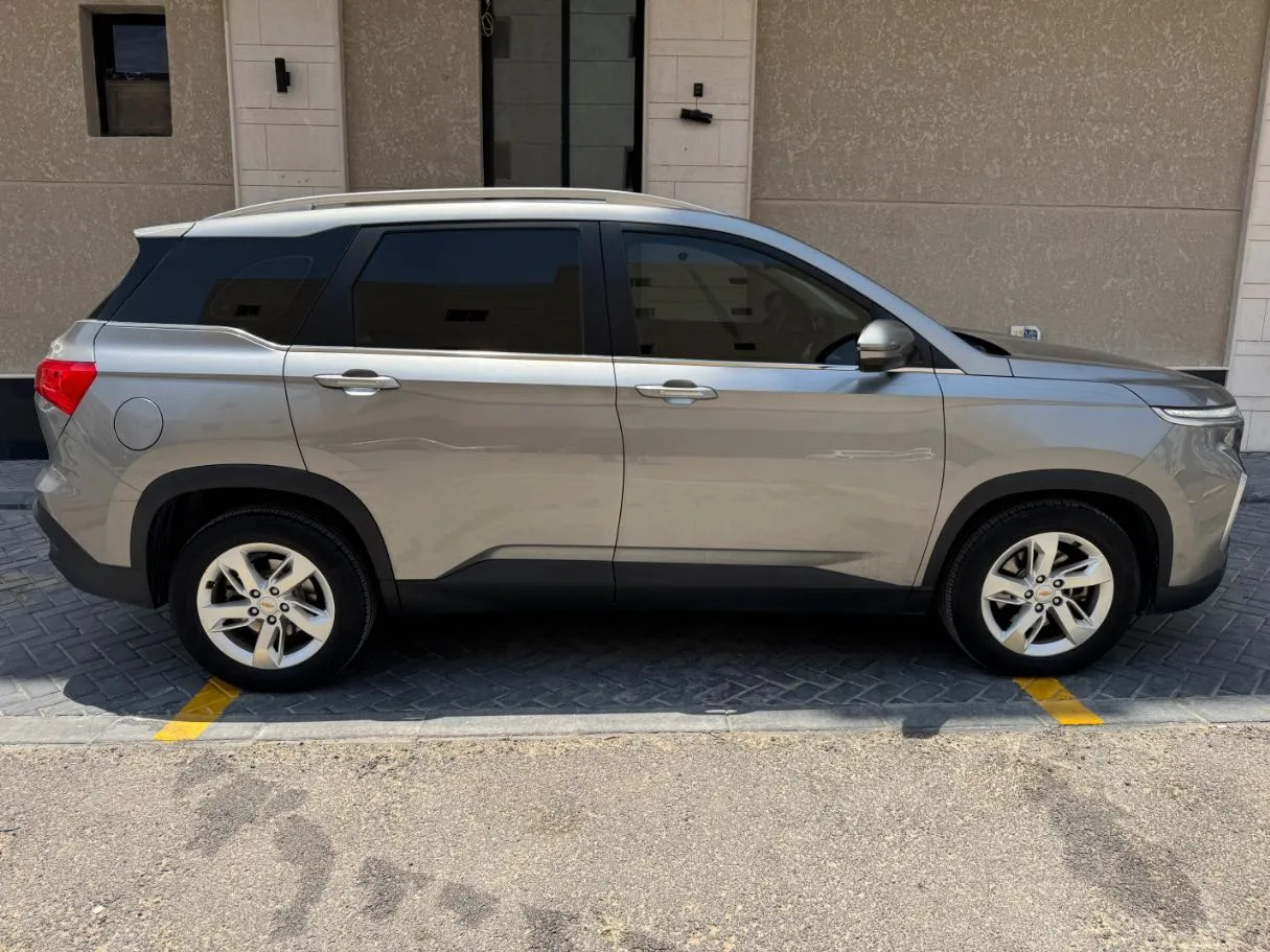 Car image 4