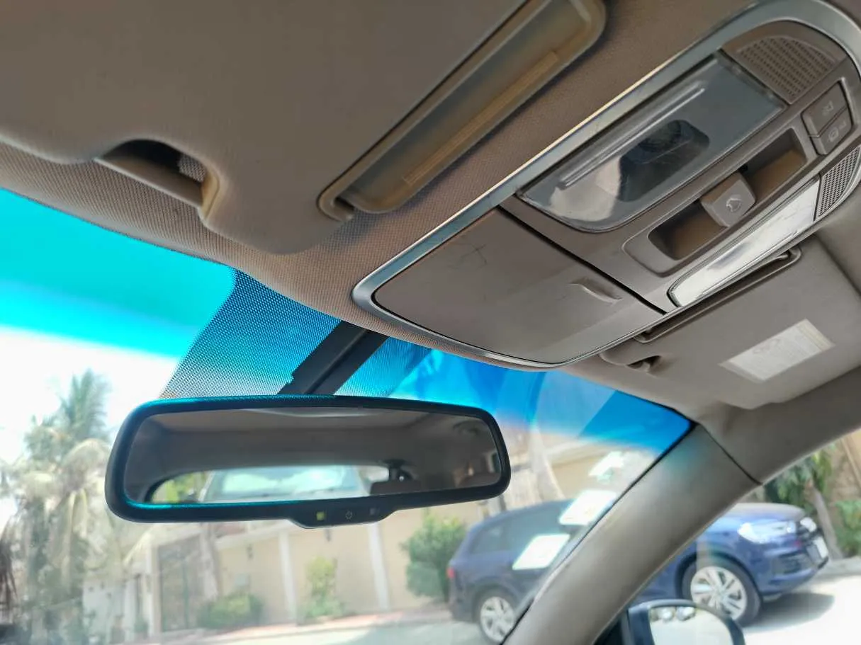 Car image 29