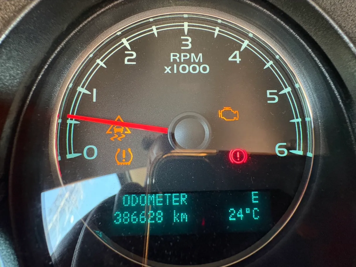 Car image 10