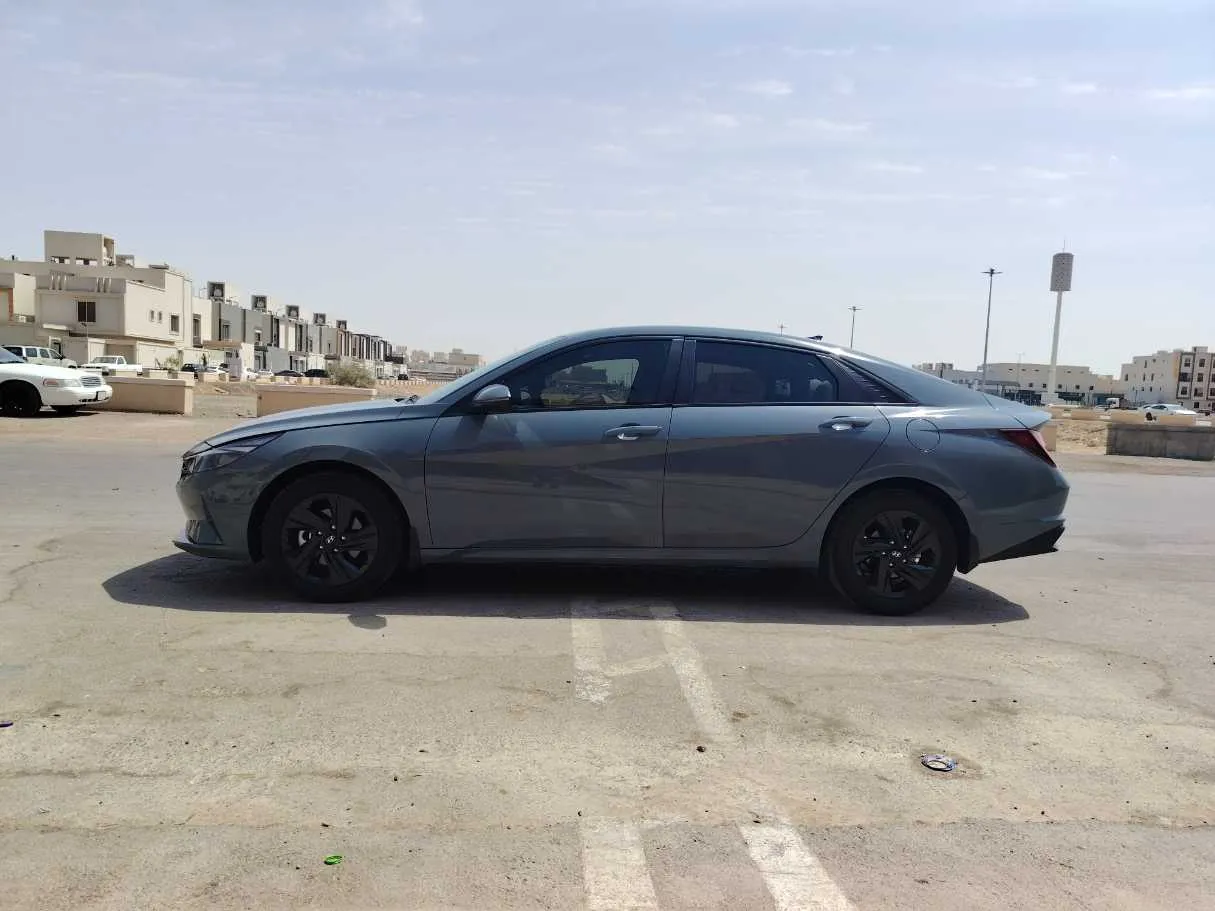 Car image 8