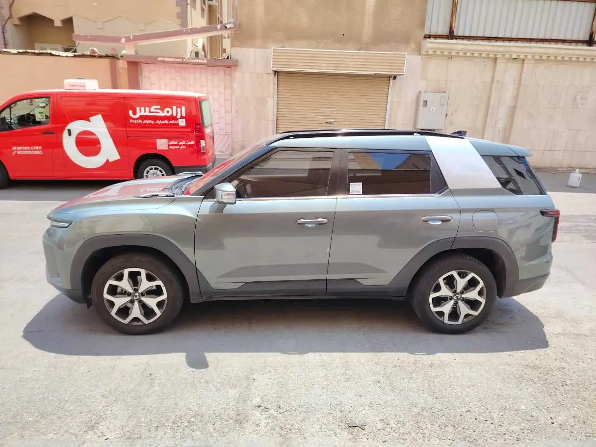 Car image 8