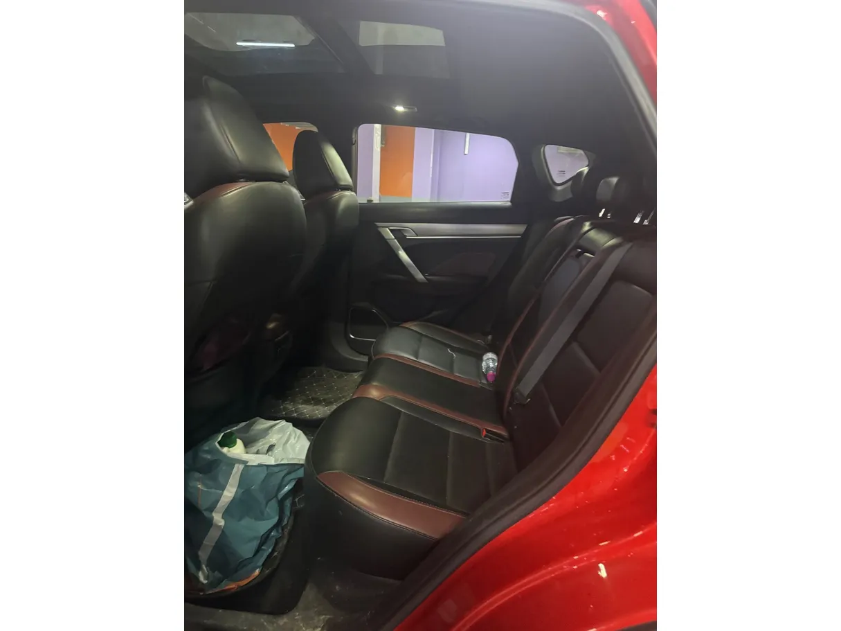Car image 13