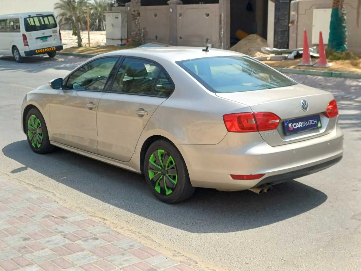 Car image 7