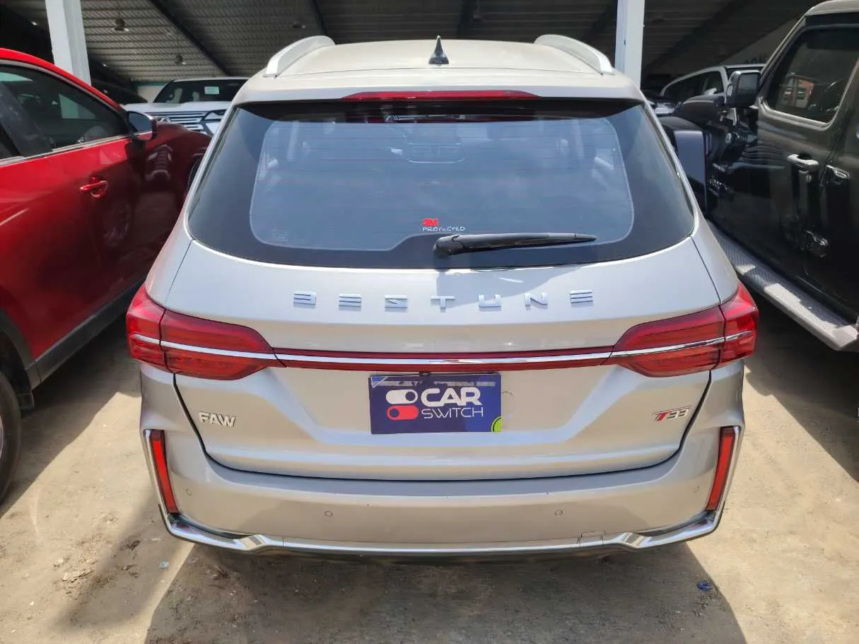 Car image 6