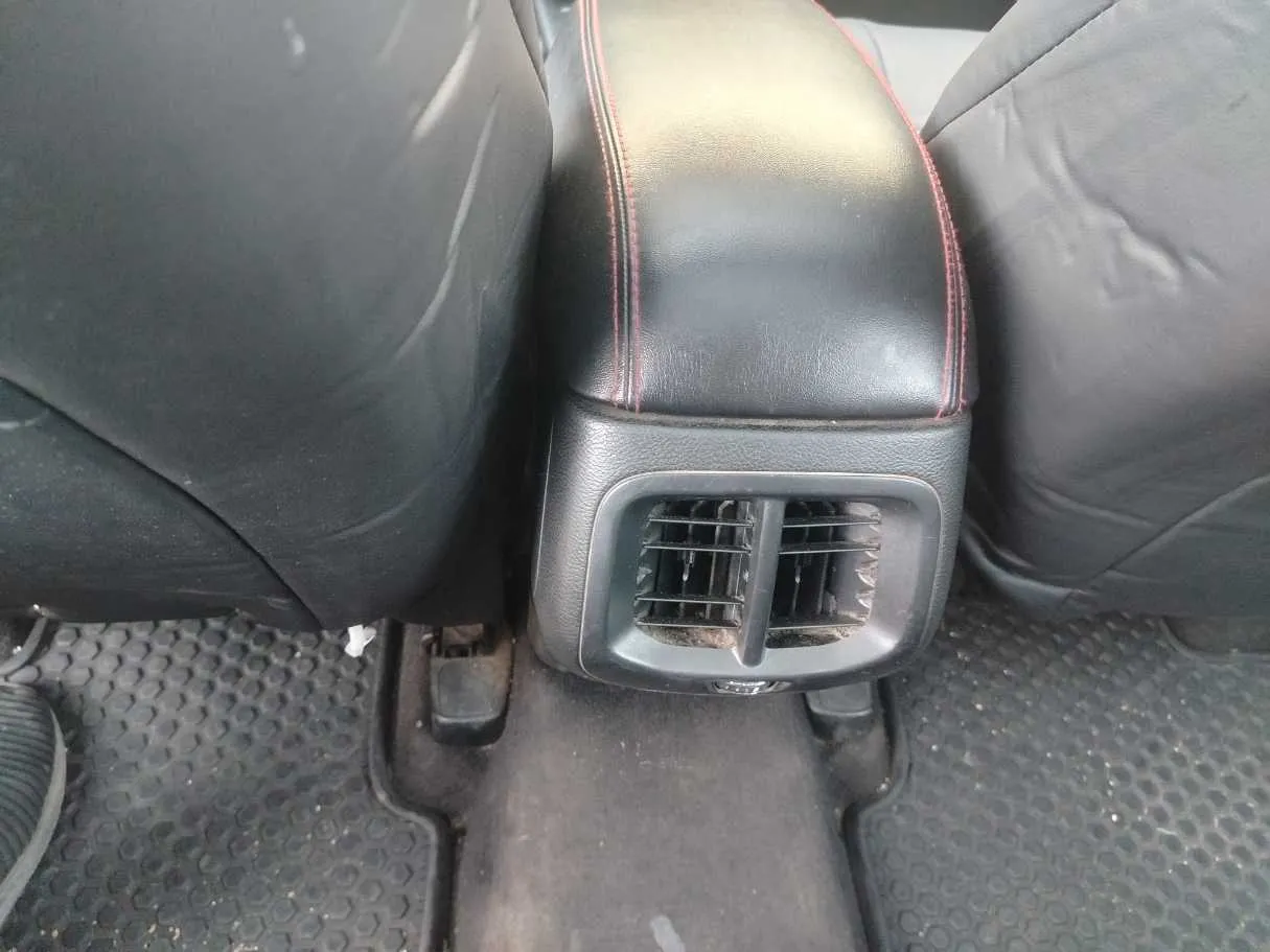 Car image 33
