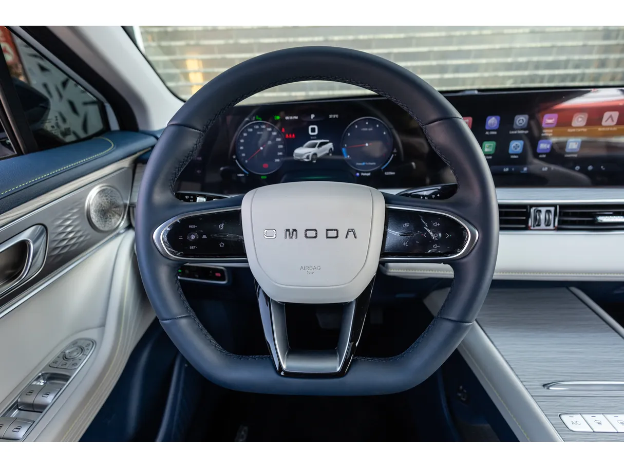 Car image 8