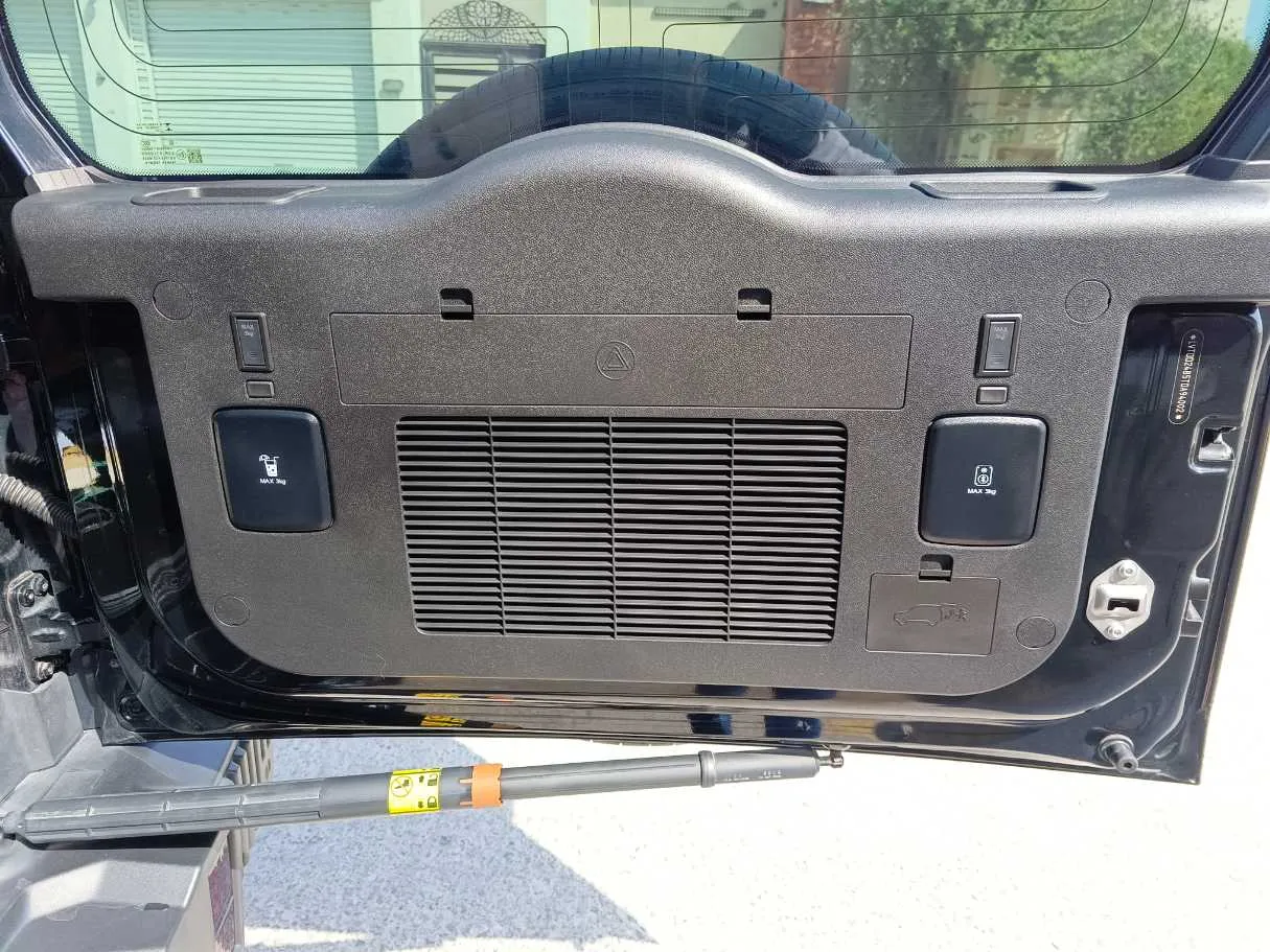 Car image 34