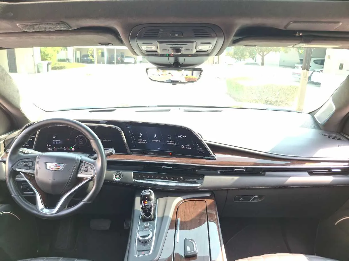 Car image 18