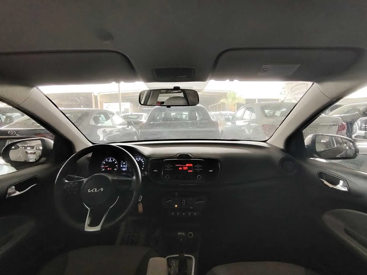 Car image 17