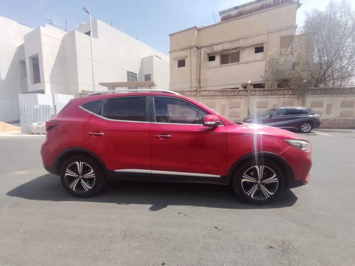 Car image 4