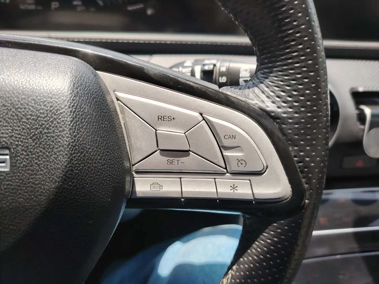 Car image 44