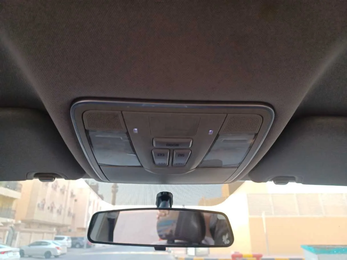Car image 22