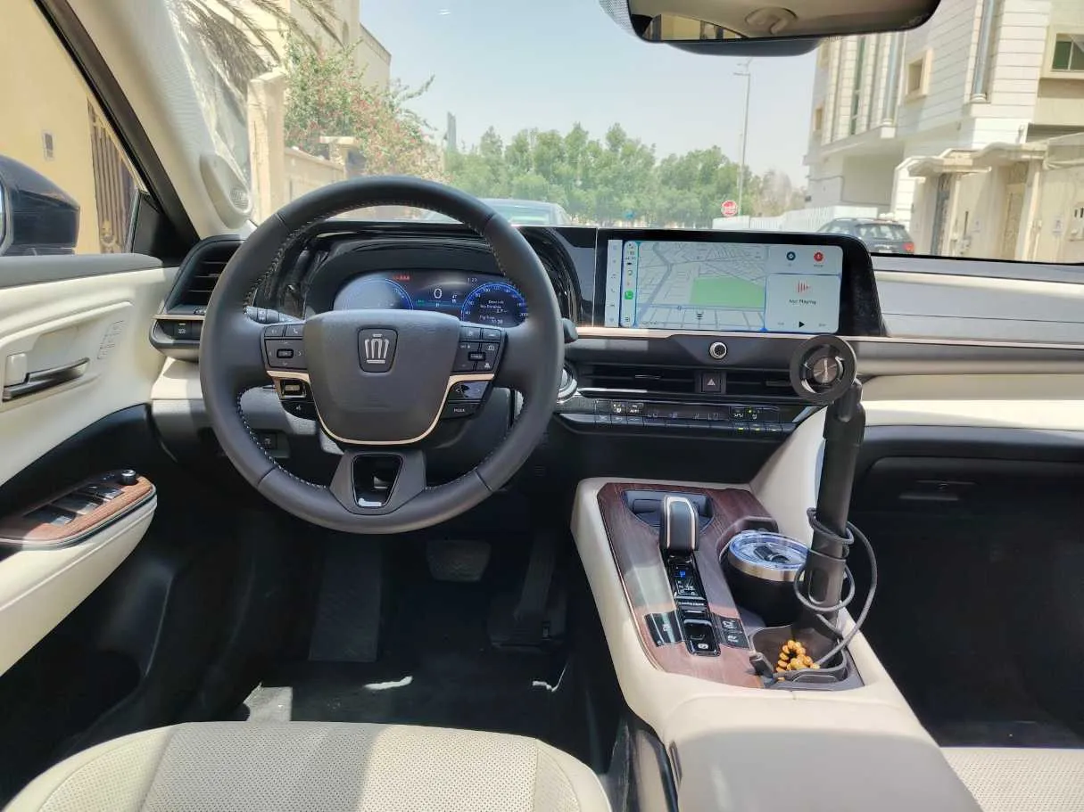 Car image 19