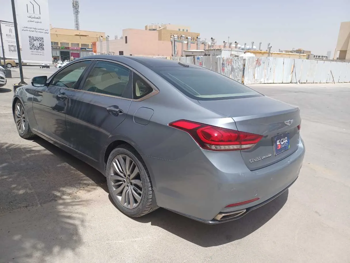 Car image 7