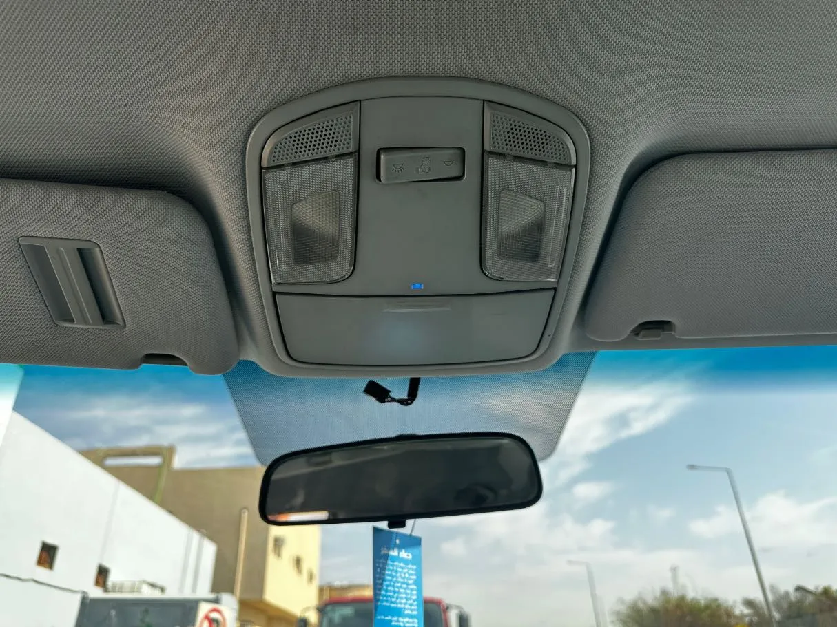 Car image 23
