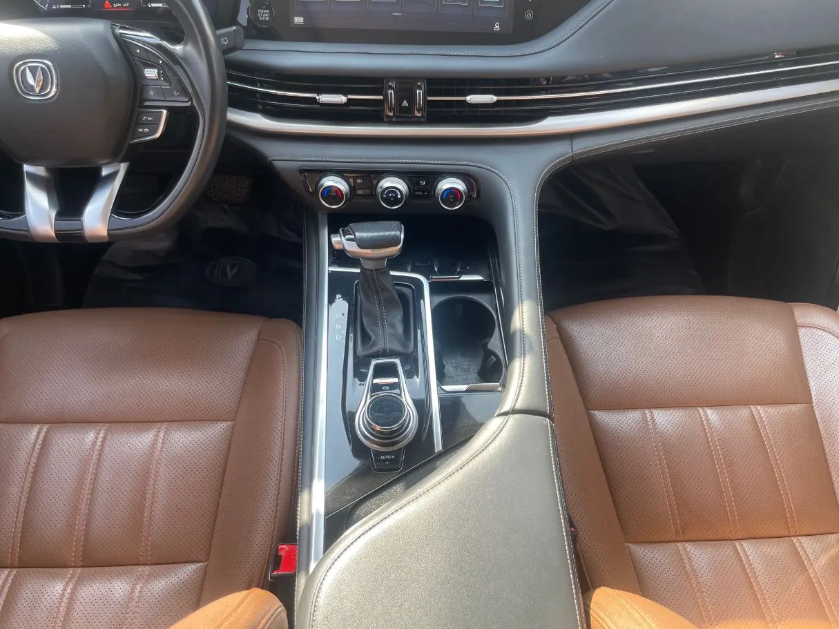Car image 20