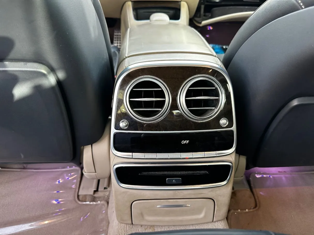 Car image 26