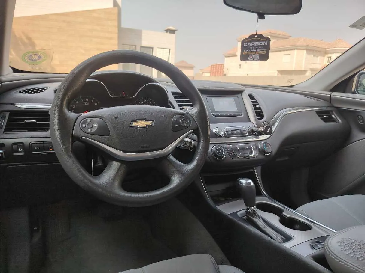 Car image 26