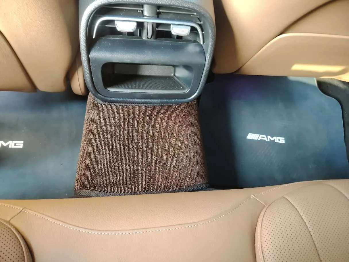 Car image 32