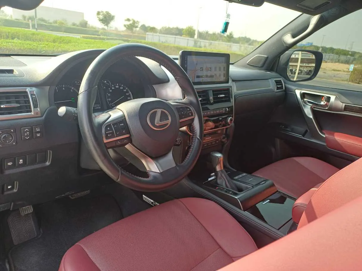 Car image 11