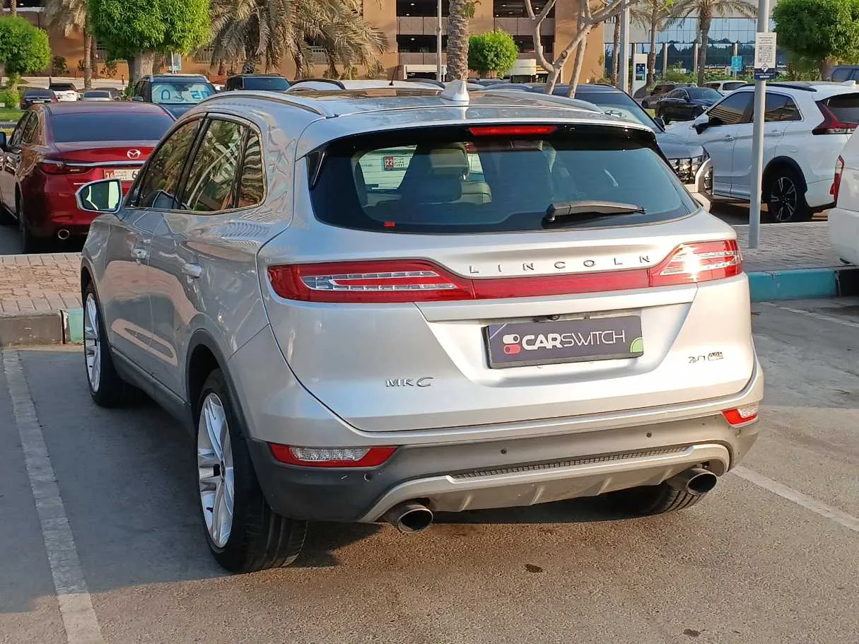 Car image 5