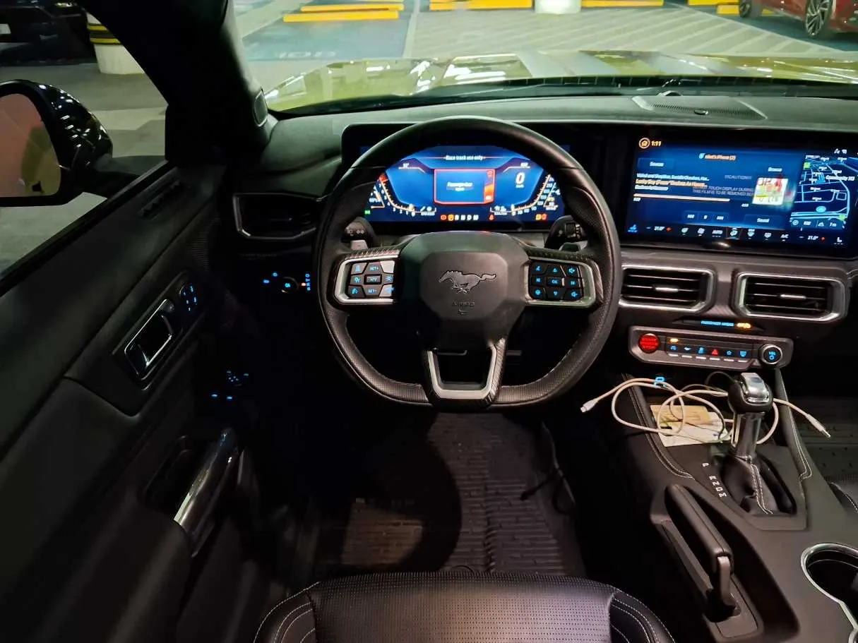 Car image 18