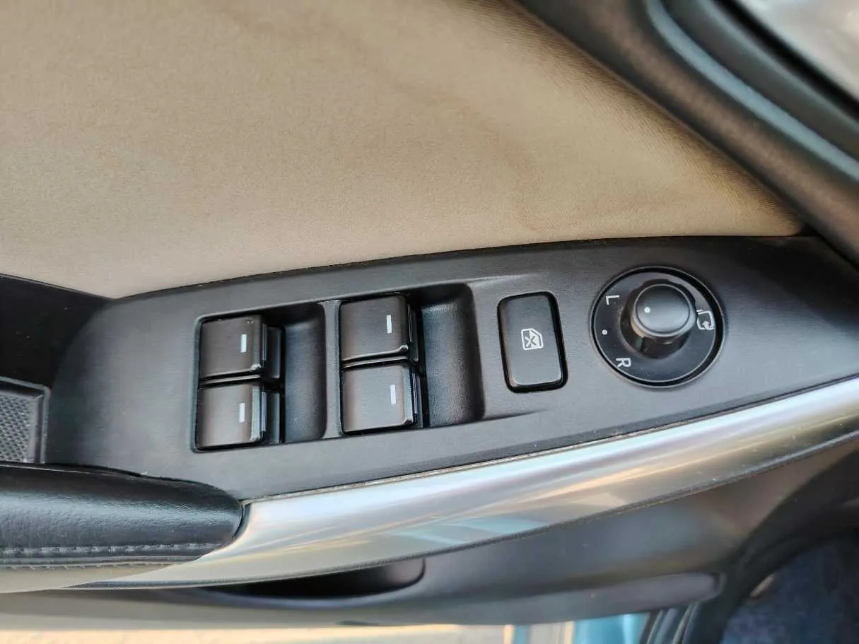 Car image 33