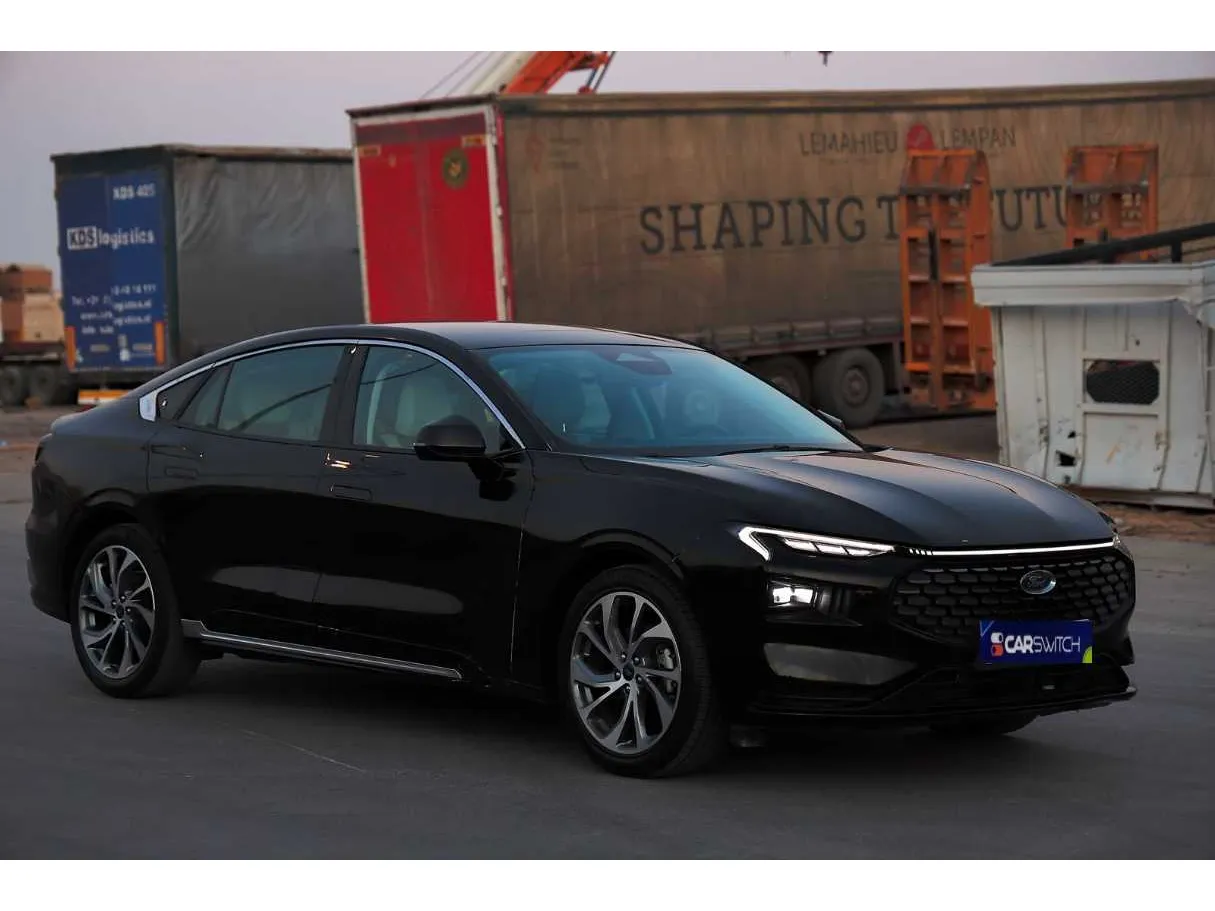 Car image 3