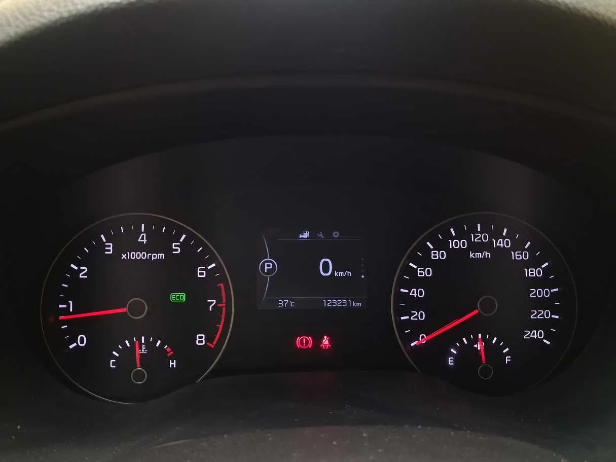 Car image 18