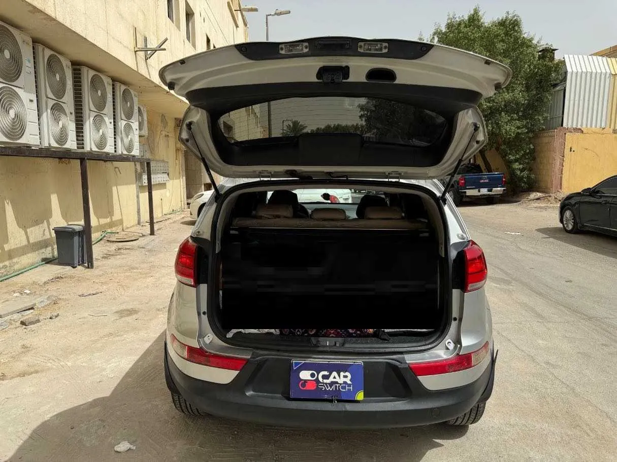 Car image 20