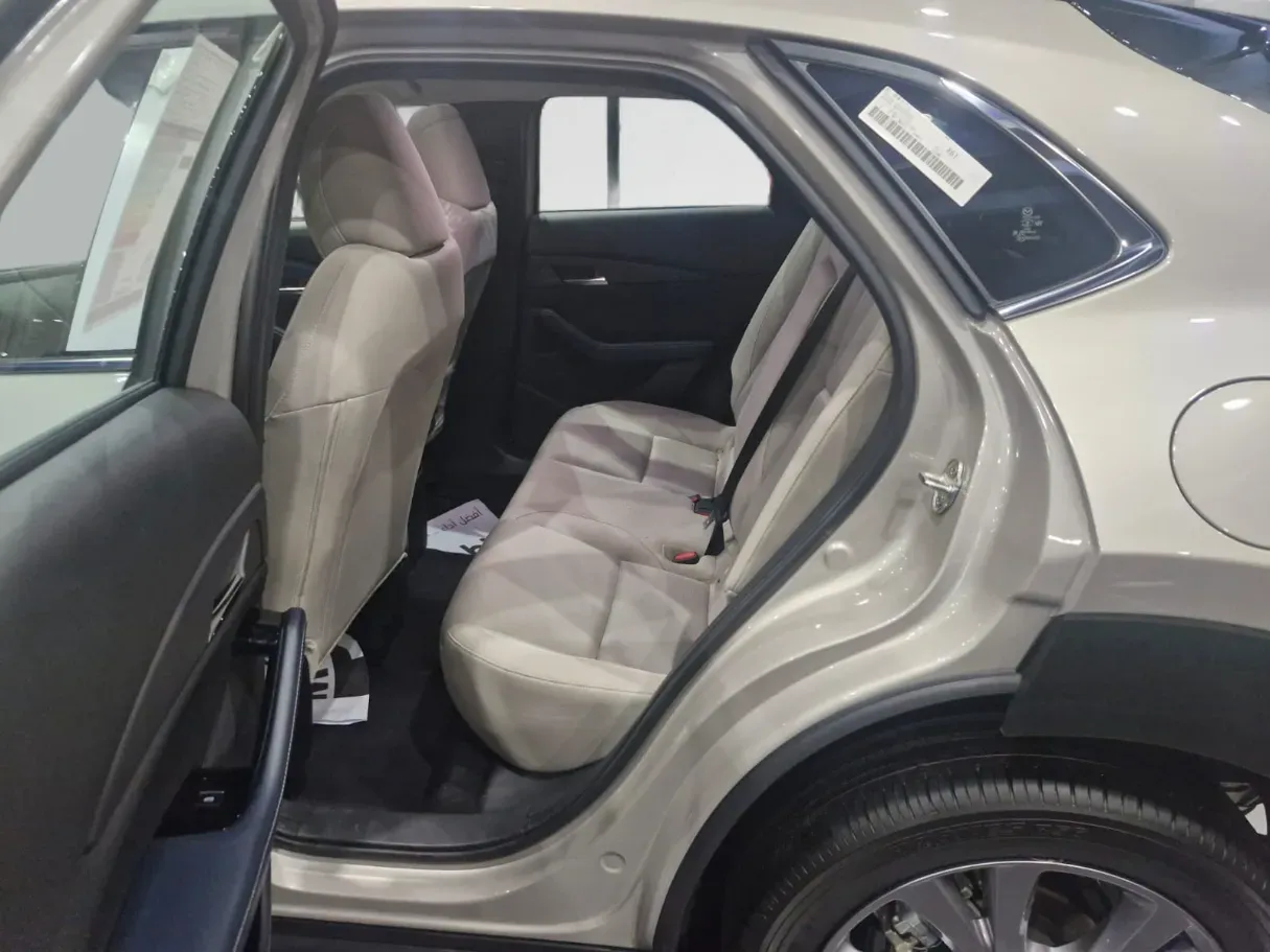 Car image 7