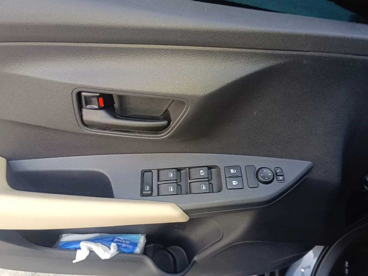 Car image 32