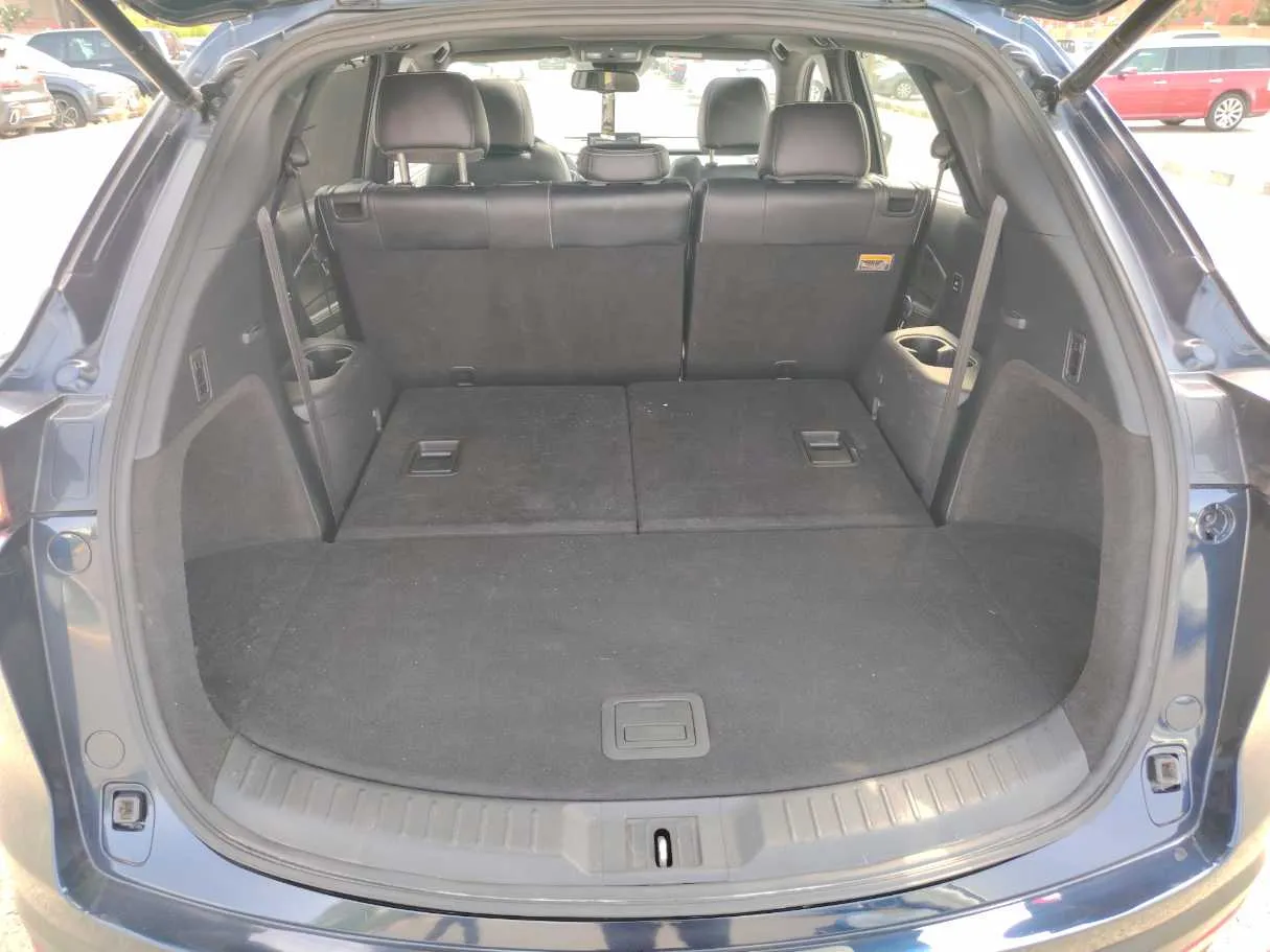 Car image 25