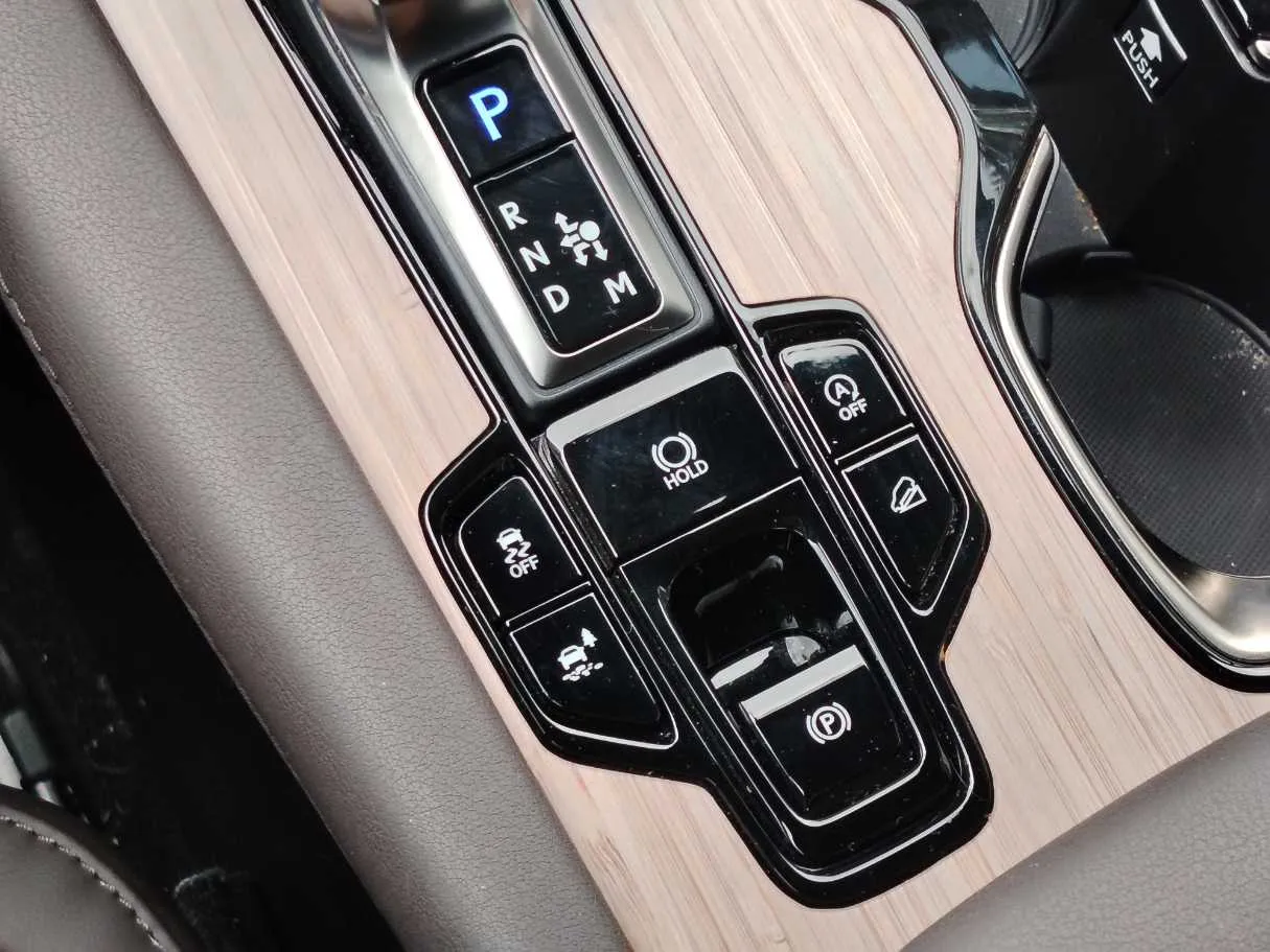 Car image 22