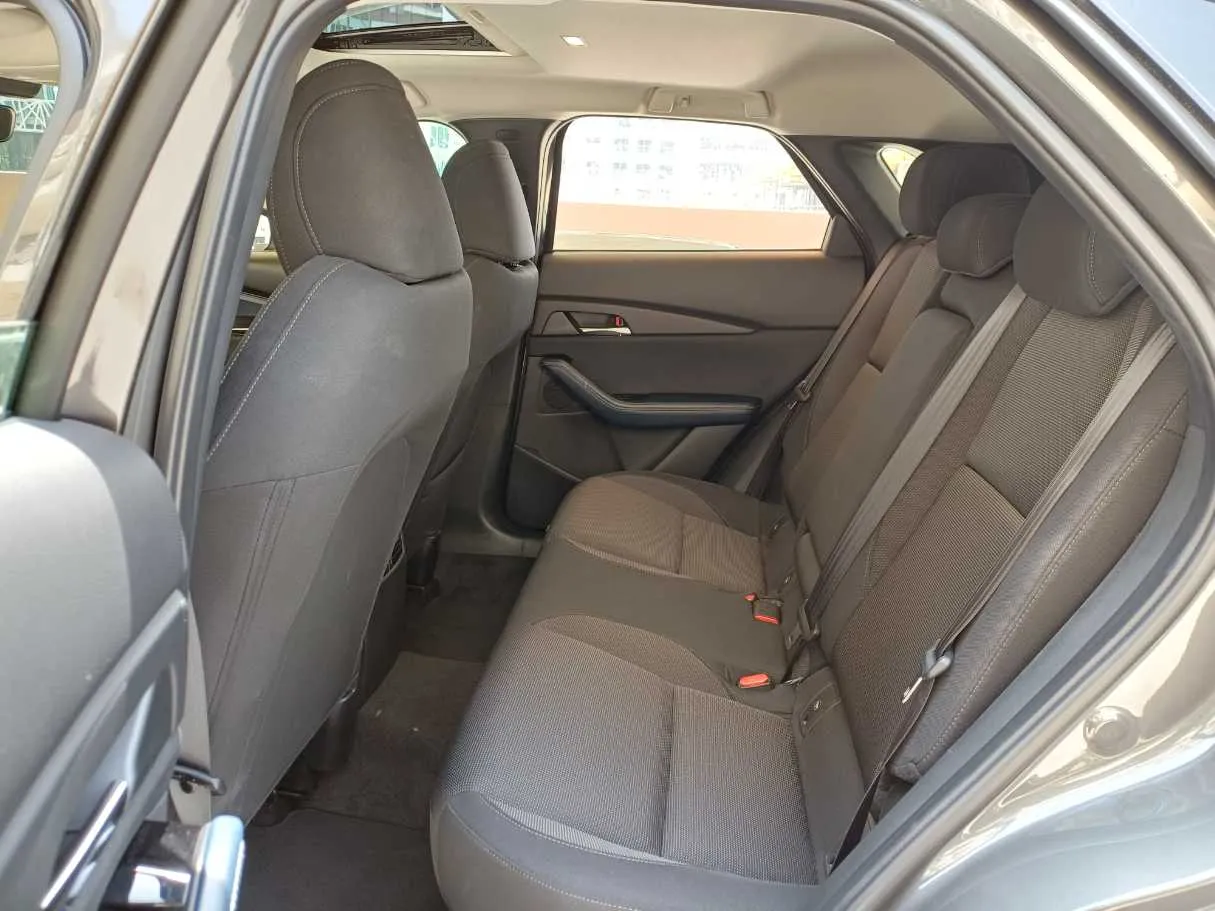 Car image 13