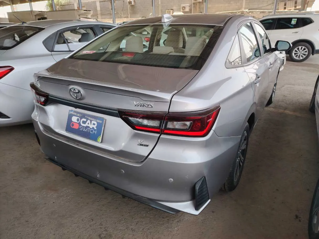 Car image 5